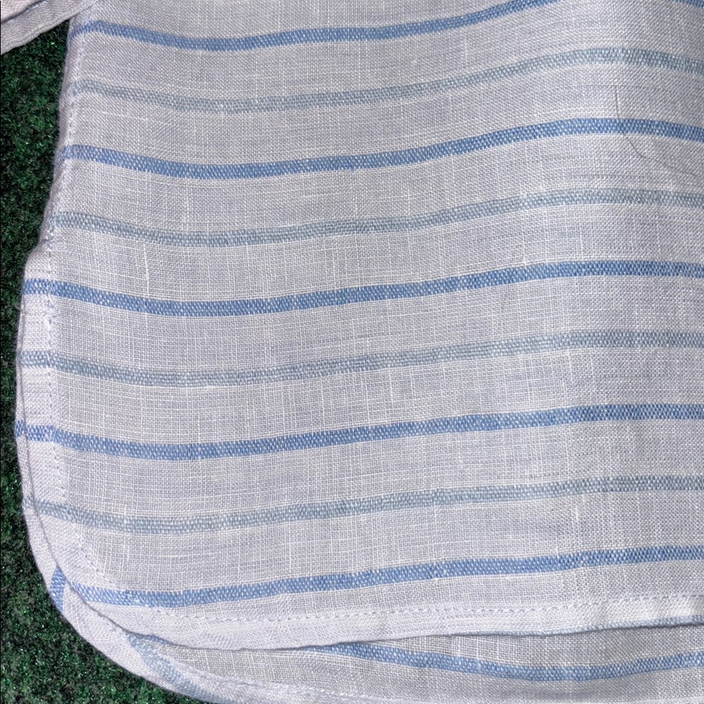 Vineyard Vines White and Light Blue Embroidered Popover Blouse - Picture 10 of 10